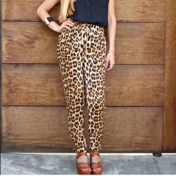 Zara Pants - Zara Flowy Cuffed Hem Animal Print Pants
